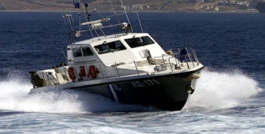 Συγκεντρώθηκαν 50 άτομα έξω από το Λιμάνι Λάρνακας για υποστήριξη - Δείτε φωτογραφία του στολίσκου που έφτασε από τη Γάζα 