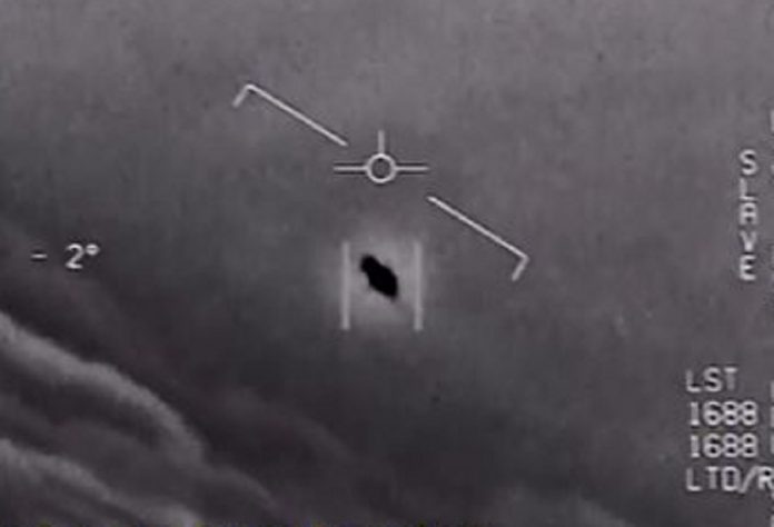 Για πρώτη φορά στη δημοσιότητα βίντεο με UFO που κατέγραψαν οι Αμερικάνοι 