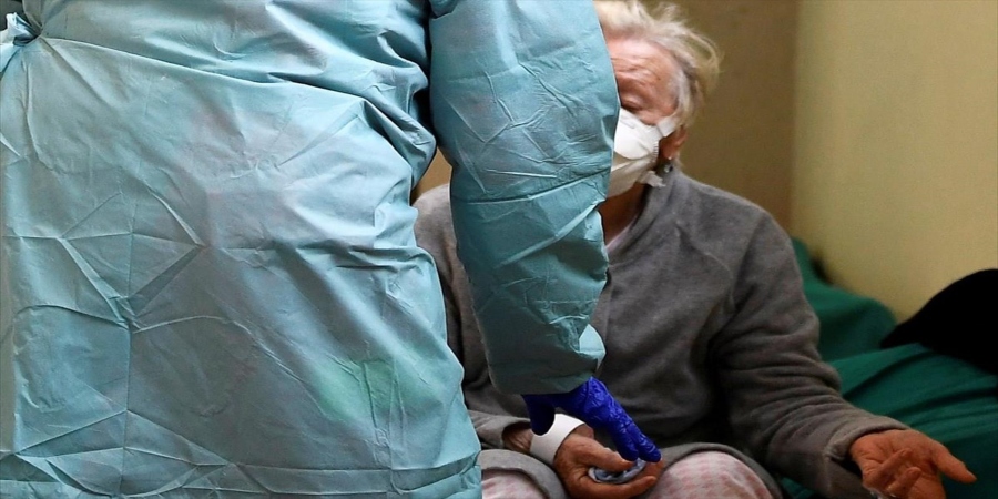 ΕΛΛΑΔΑ: Ηλικιωμένη 102 ετών νίκησε τον κορωνοϊό
