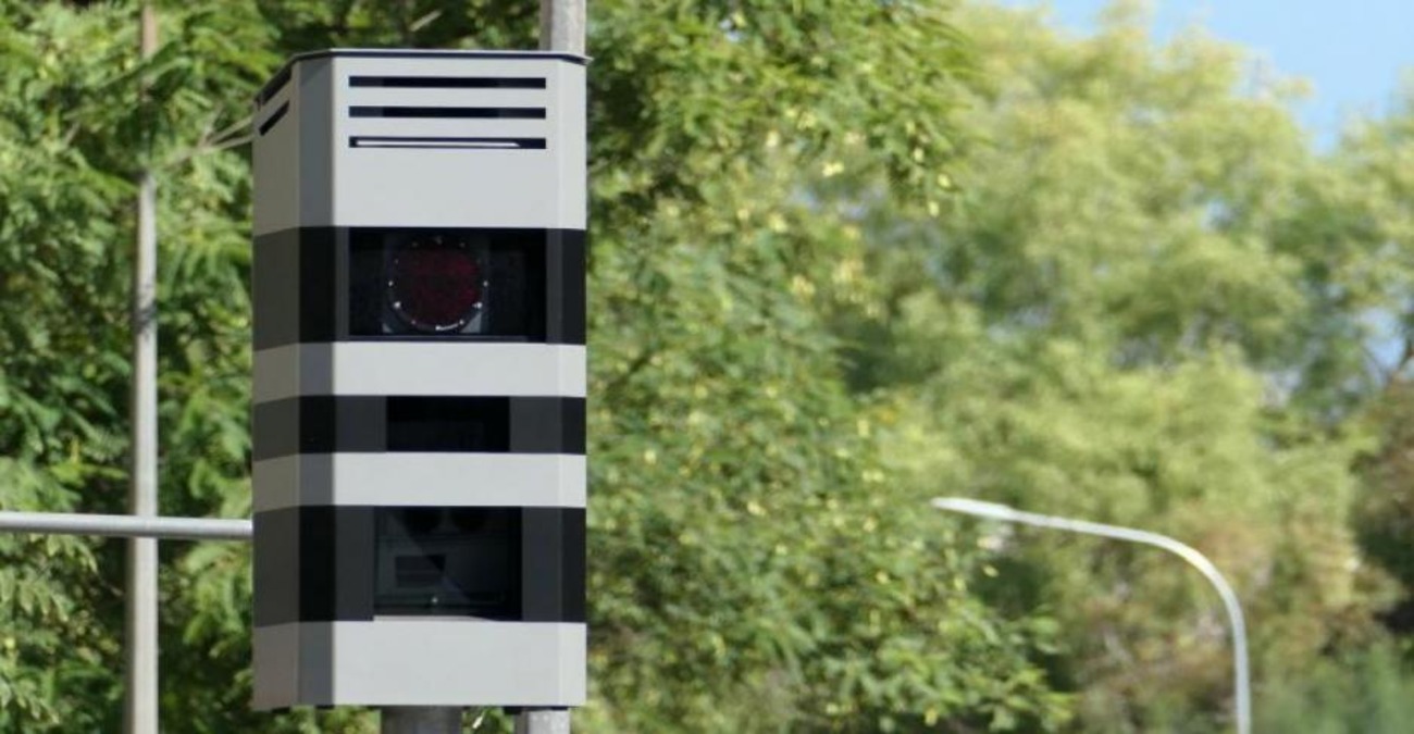 Θα παίρνουν την άδεια στους θετικούς με νάρκοτεστ - Πώς θα βάλουν φρένο στην οδήγηση με το κινητό 