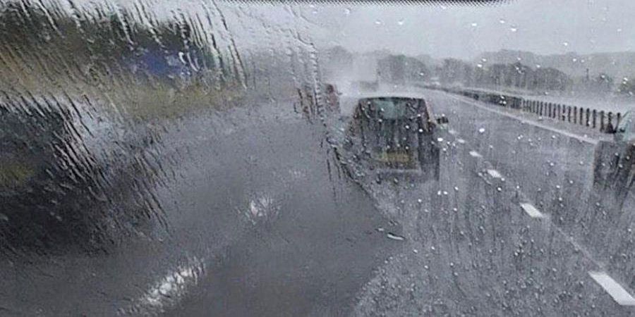 Οδηγοί Προσοχή: Χαμός στον αυτοκινητόδρομο λόγω έντονης βροχόπτωσης -Παρατηρείται συσσώρευση νερού