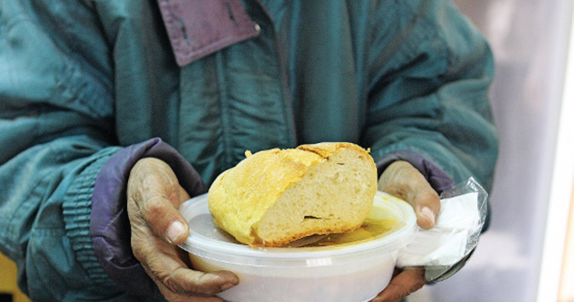 Κίνηση ανθρωπιάς: Ταβέρνα της Λευκωσίας προσφέρει φαγητό σε άστεγους και άνεργους συμπολίτες μας (Pic)