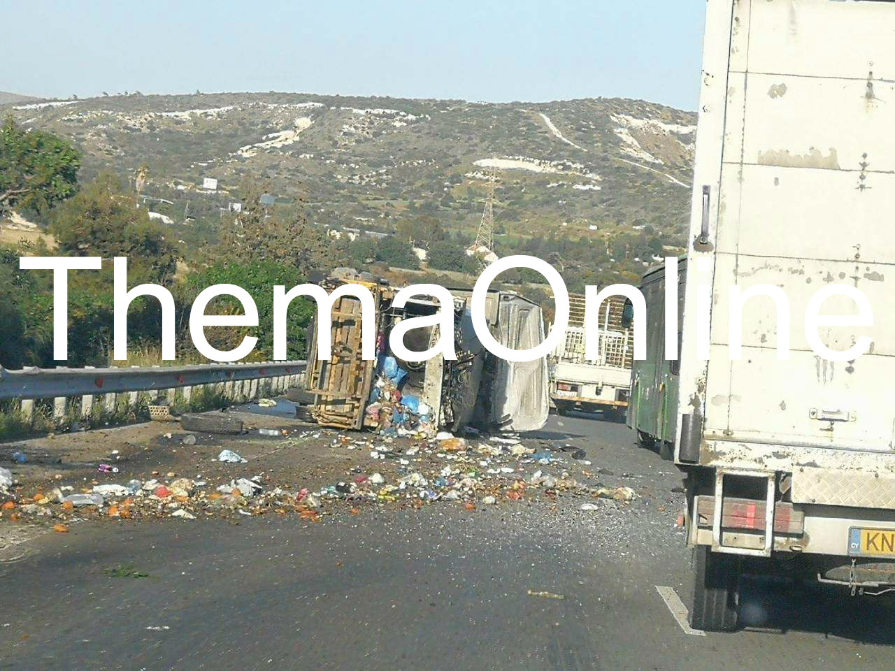 ΛΕΜΕΣΟΣ: Τροχαίο με απορριμματοφόρο- Γέμισε ο δρόμος σκουπίδια- ΦΩΤΟΓΡΑΦΙΑ