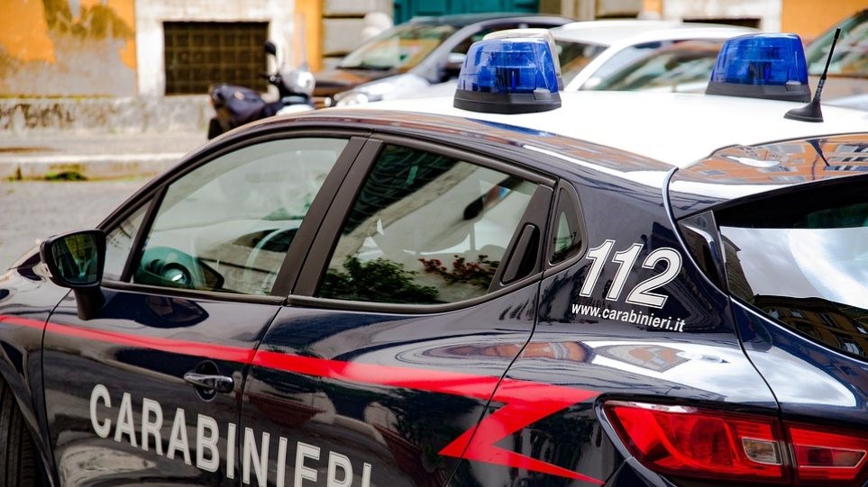 Η ιταλική αστυνομία διαμαρτυρήθηκε γιατί παρέλαβε... ροζ προστατευτικές μάσκες