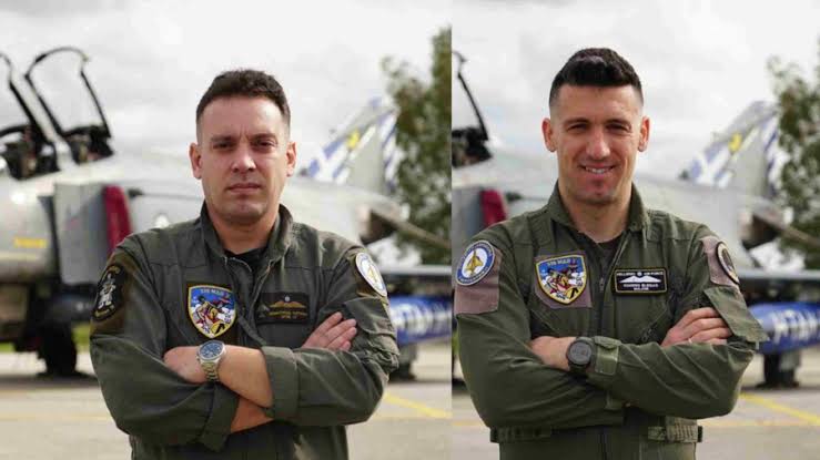 Σήμερα οι κηδείες των δύο πιλότων του Phantom που έπεσε στην Τανάγρα - Η Βουλή «υιοθετεί» τα παιδιά τους