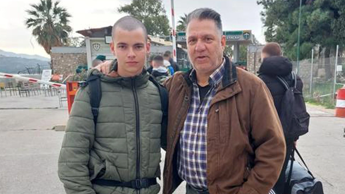 Να γίνει γρήγορα καλά, να γυρίσει στην οικογένειά του, εύχεται ο πατέρας του Ραφαήλ για τον επιλοχία που τραυματίστηκε στη Ρόδο