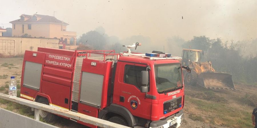 ΛΕΜΕΣΟΣ: Πυρκαγιά στο Παραμάλι - Πτητικά μέσα από Δημοκρατία και Βάσεις
