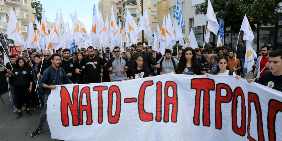 «Κύπρος-Πολυτεχνείο, ποτέ πια φασισμός» βροντοφώναξαν οι μαθητές - VIDEO