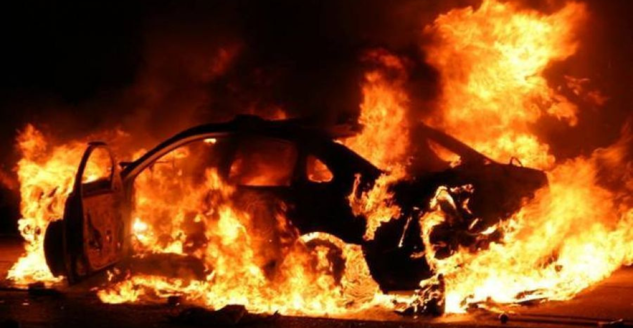 Φωτιά σε όχημα στην Λακατάμια - Διερευνούν τις συνθήκες Αστυνομία και Πυροσβεστική
