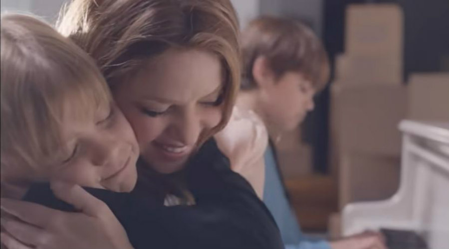 Shakira: Το νέο της τραγούδι είναι ντουέτο με τους δύο της γιους (Βίντεο)