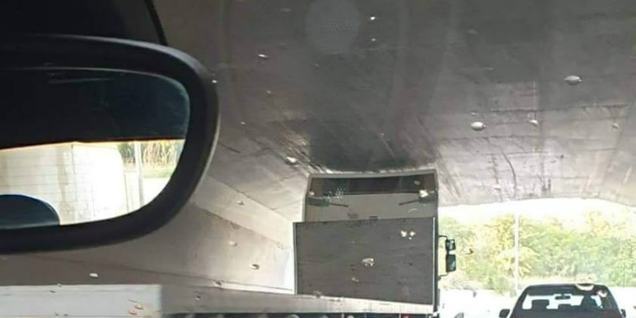 ΛΕΜΕΣΟΣ: Φορτηγό «σφήνωσε» σε γέφυρα δρόμου – ΦΩΤΟΓΡΑΦΙΑ