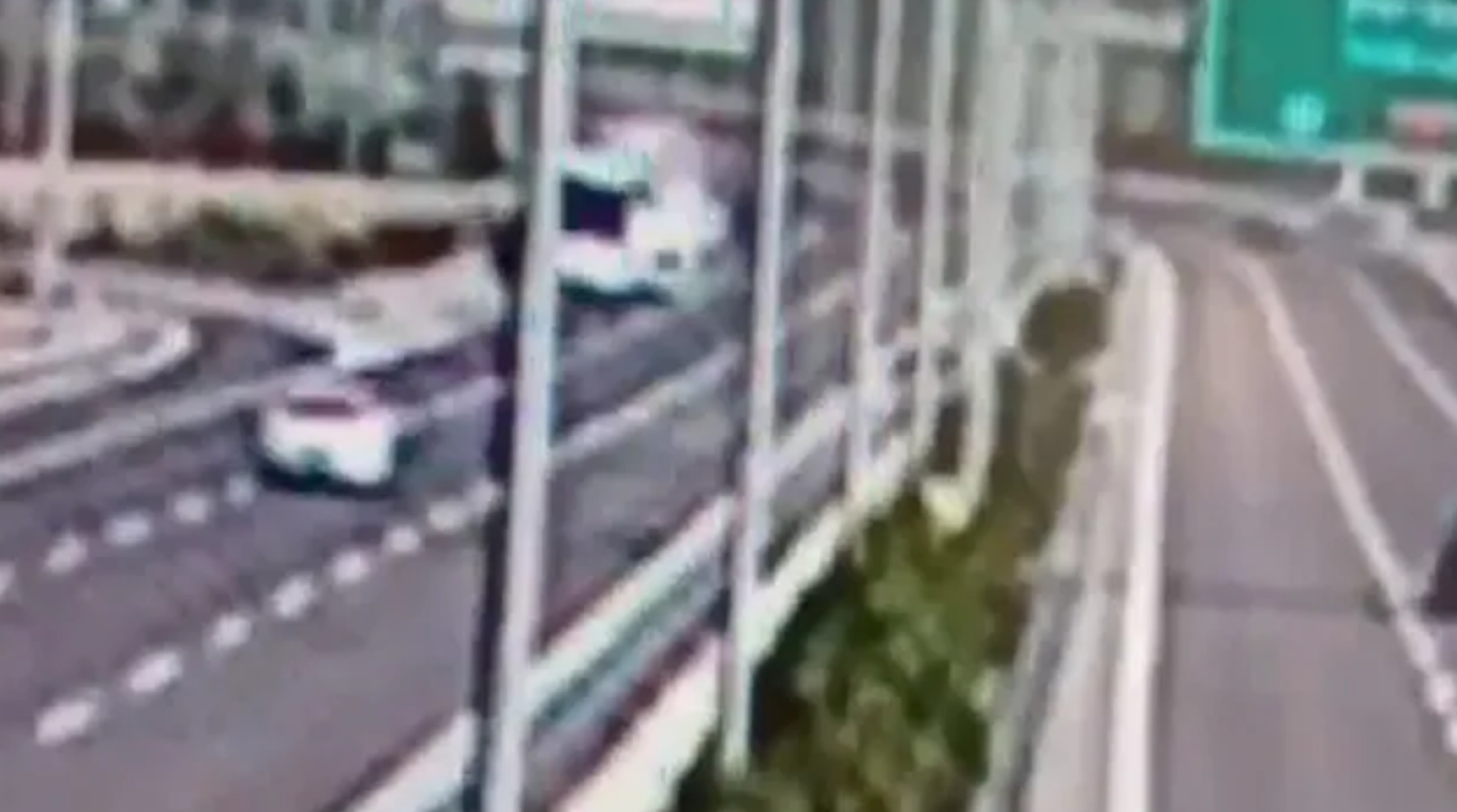 Βίντεο από το τροχαίο με 11 νεκρούς στην Τουρκία: Οδηγός λεωφορείου έκανε όπισθεν και φορτηγό έπεσε πάνω του