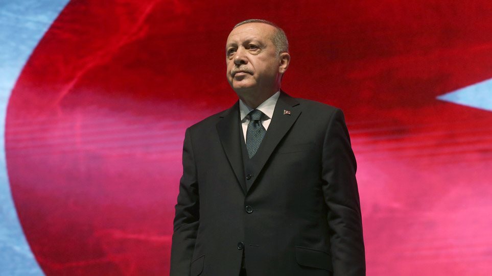 Αλλάζει τα δεδομένα ο Ερντογάν – Αφαιρεί αρμοδιότητες από τους στρατιωτικούς λίγο πριν τις εκλογές