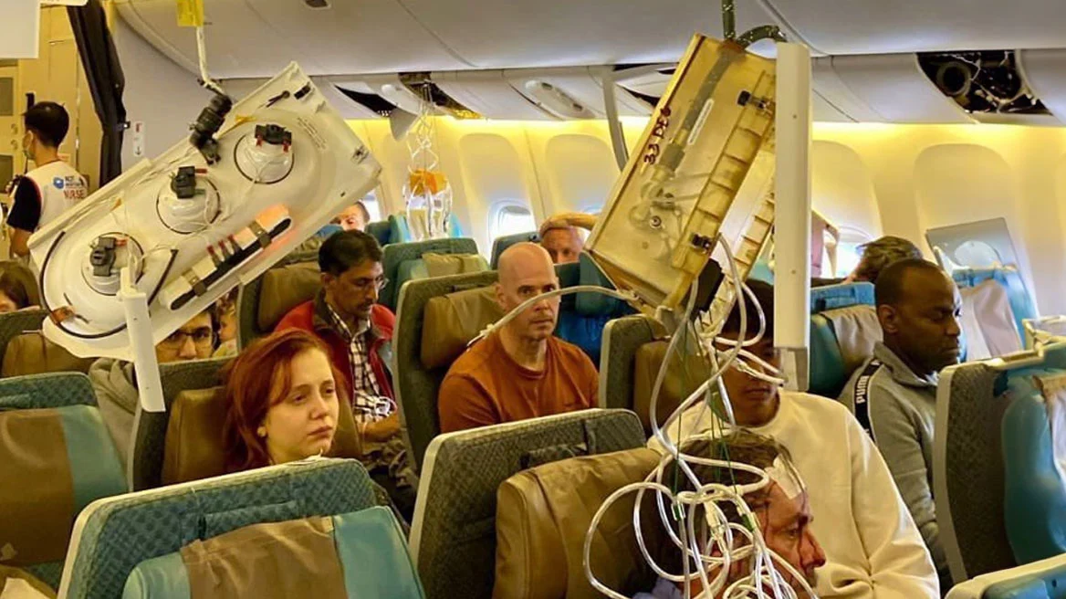 Στα δικαστήρια η χήρα του 73χρονου που πέθανε μετά από σφοδρές αναταράξεις σε αεροσκάφος της Singapore Airlines