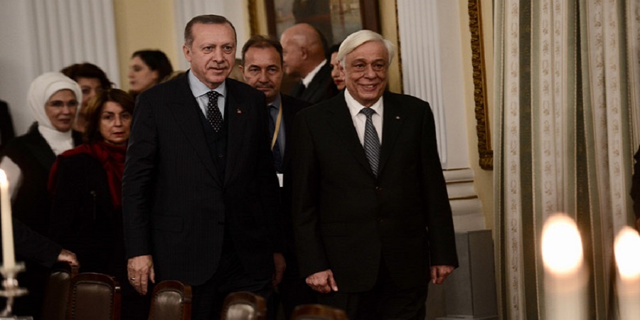 «Χαμήλωσαν» οι τόνοι - Έλληνας Πρόεδρος: «Μας ενώνουν περισσότερα απ' όσα μας χωρίζουν»