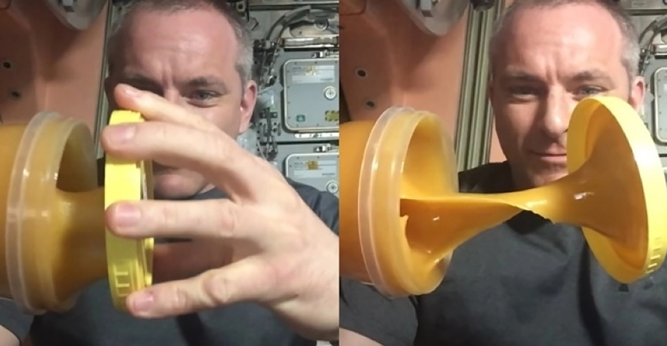 Απίθανο βίντεο: Αστροναύτης ανοίγει βάζο με μέλι στο διάστημα