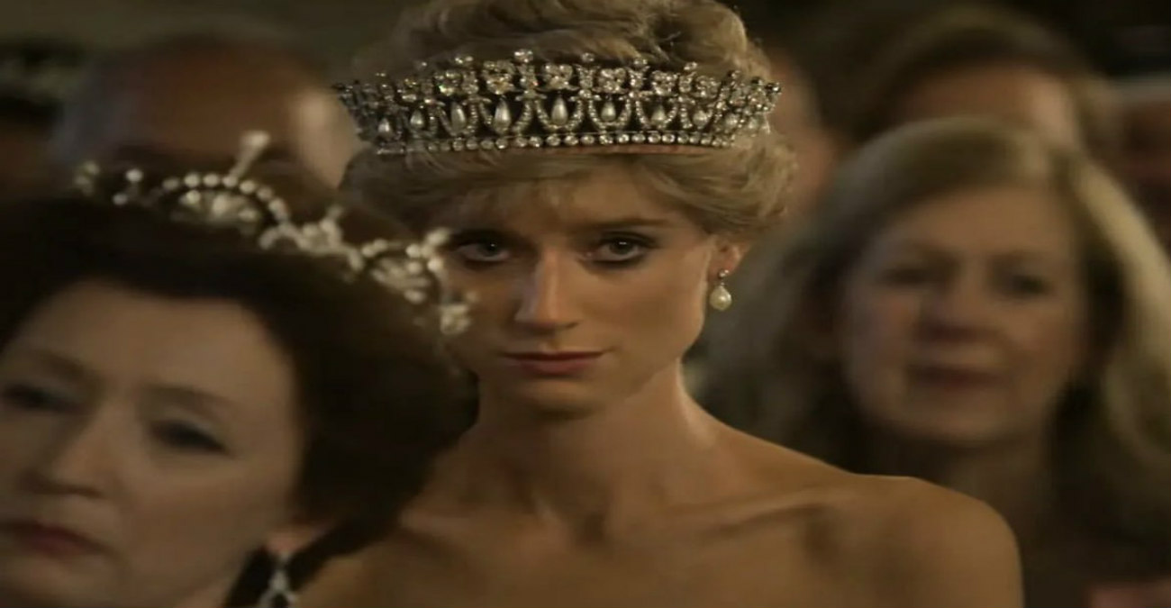 Ελίζαμπεθ Ντεμπίκι για το «Crown»: «Όταν έμαθα ότι θα υποδυθώ την πριγκίπισσα Νταϊάνα, πιέστηκα πολύ»