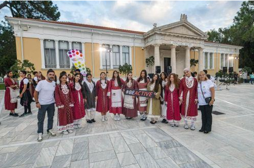 Συγκίνηση στην Πάφο: Πάνω από 200 μαθητές χόρεψαν στους «Ρυθμούς της Κύπρου» 