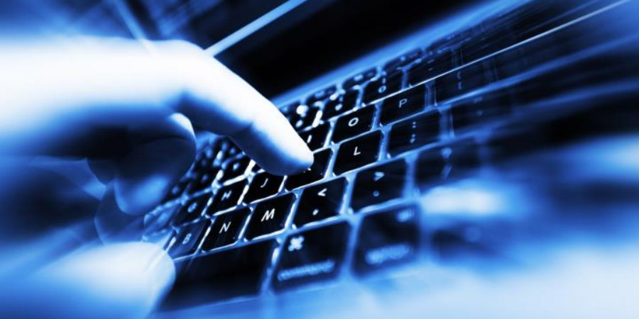 Η ομάδα χάκερ Anonymous επιτέθηκε σε ιστότοπους ρωσικών ΜΜΕ - Ποια μηνύματα προέβαλλαν