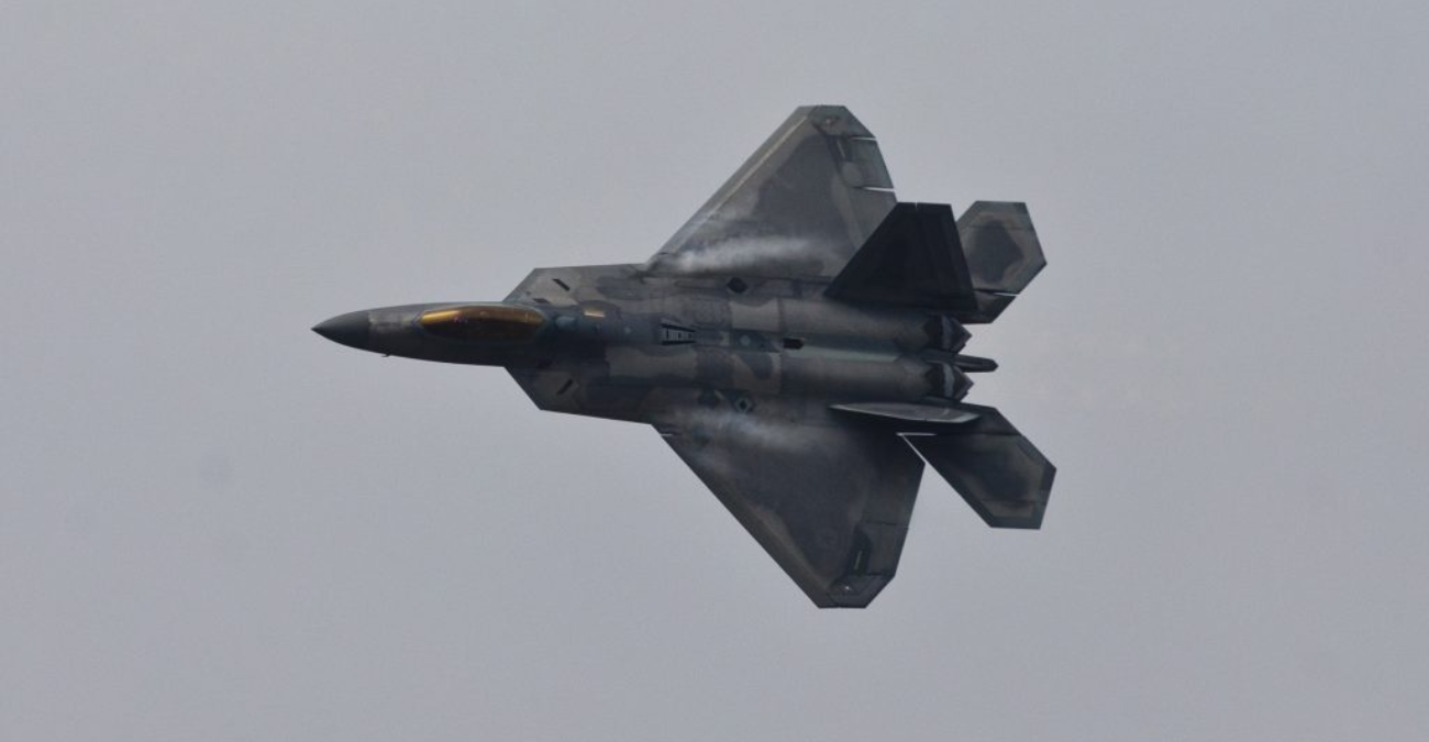 Ο Τραμπ έστειλε στο Ισραήλ F22 Raptor και Stratotanker – «Αν σπείρεις ανέμους, θα θερίσεις θύελλες» προειδοποιεί το Ιράν