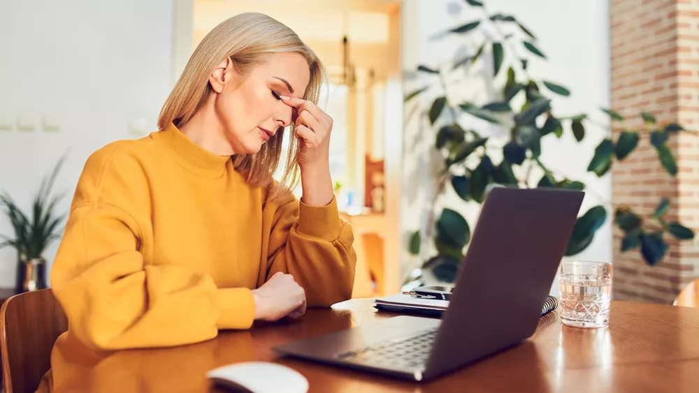 Παράδοξο: Όταν τα παυσίπονα οδηγούν σε πονοκέφαλο – Πώς αντιμετωπίζεται