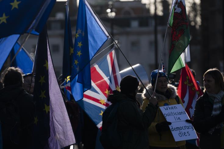 Απέρριψαν οι Βρετανοί βουλευτές τις τροπολογίες των Λόρδων στο νομοσχέδιο του Brexit