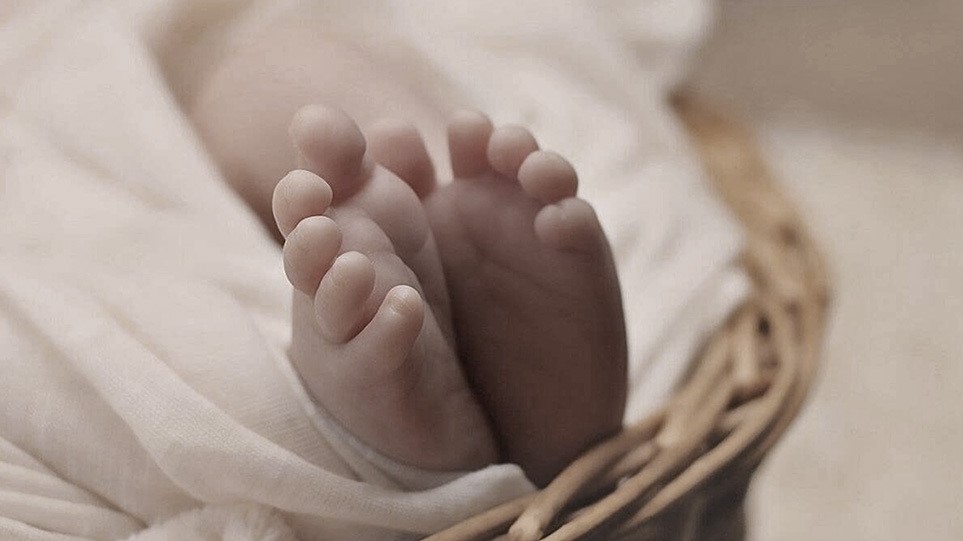 Στο Κακουργιοδικείο για ανθρωποκτονία ο πατέρας του 2 μηνών βρέφους - Αφέθηκε ελεύθερη η μητέρα 