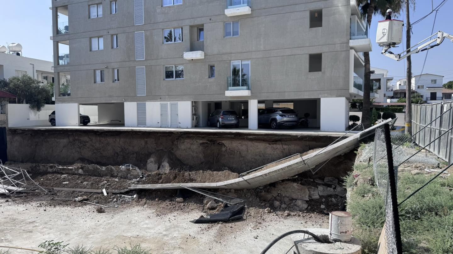 Κατάρρευση περίφραξης πολυκατοικίας στον Άγιο Δομέτιο: «Δεν φαίνεται να υπήρχαν μέτρα προστασίας» - Διορίστηκε πραγματογνώμονας