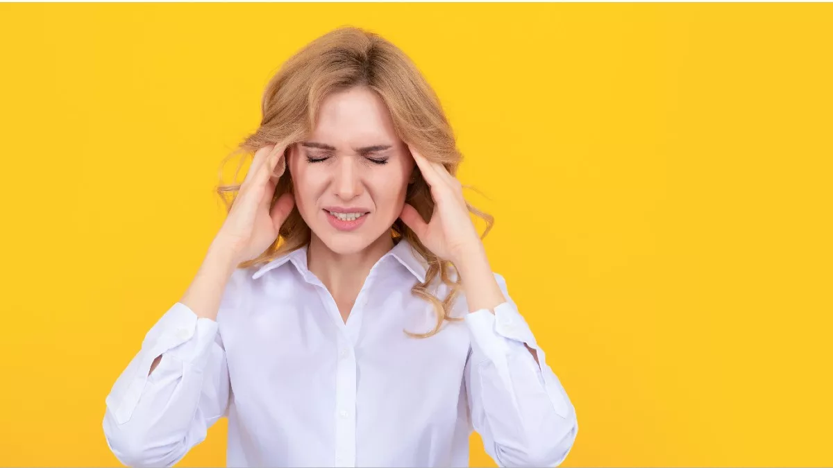 Πονοκέφαλος: Η απλή τεχνική ρεφλεξολογίας που ανακουφίζει – Δείτε βίντεο