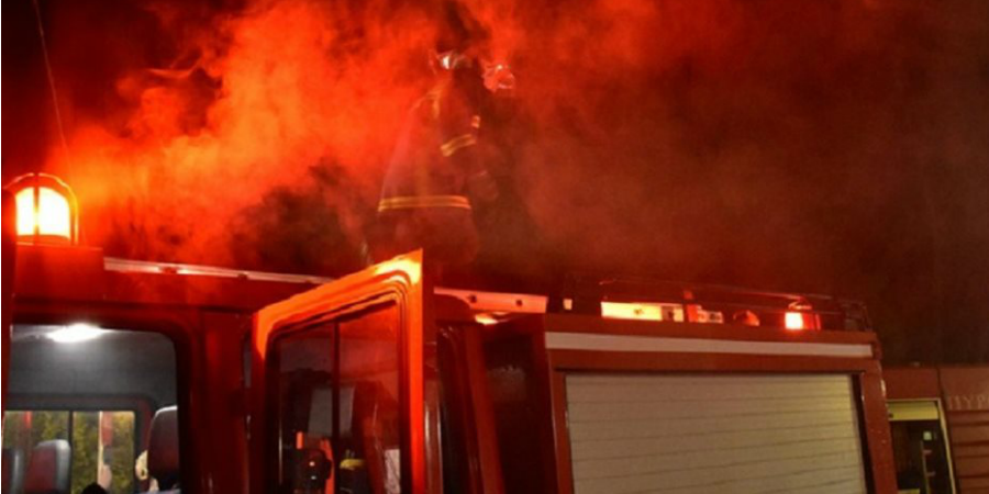 Φωτιά σε οικία στη Λεμεσό έθεσε σε συναγερμό την Πυροσβεστική -  Στις φλόγες «τυλίχθηκε» και όχημα 
