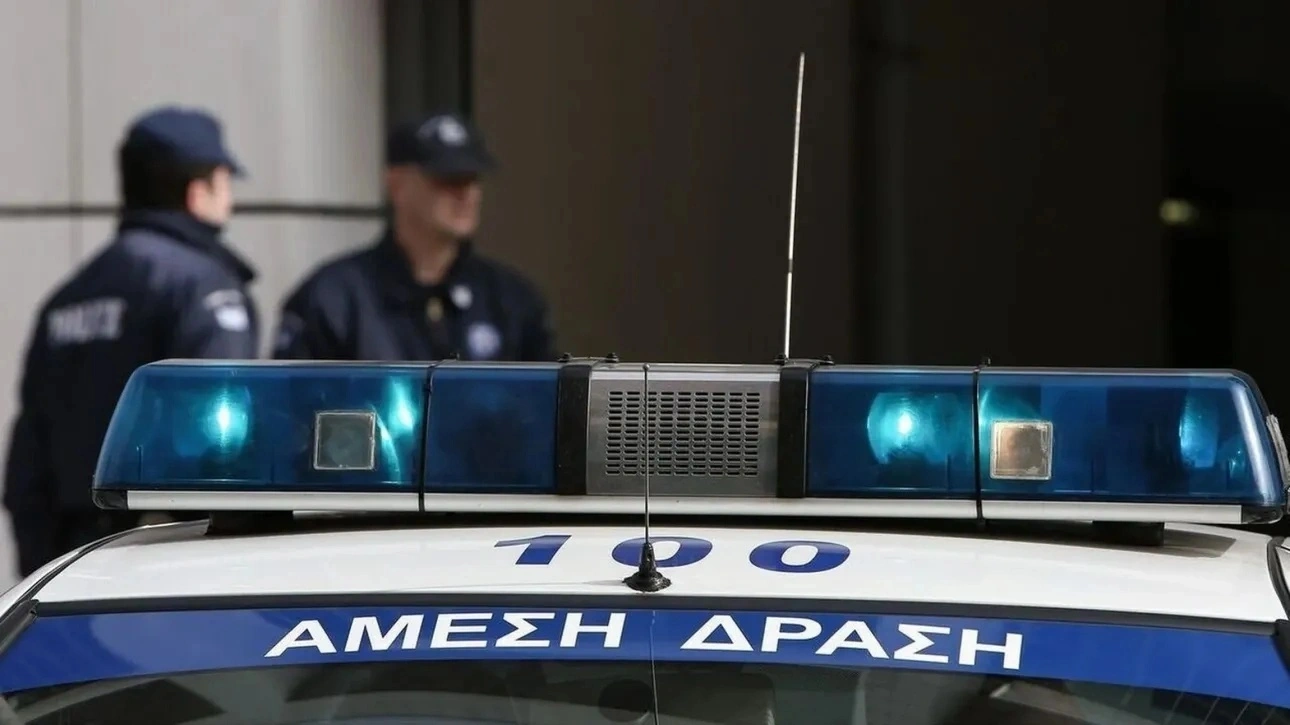 Άγριο επεισόδιο μεταξύ δύο οδηγών στη Νέα Χαλκηδόνα για την προτεραιότητα στο φανάρι - Δείτε βίντεο