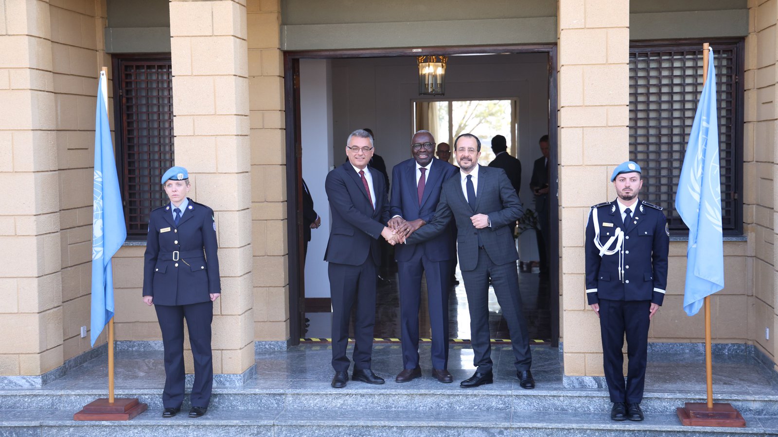 Συνάντηση-«κλειδί» για το Κυπριακό - Εντείνονται οι διεργασίες για επανέναρξη συνομιλιών