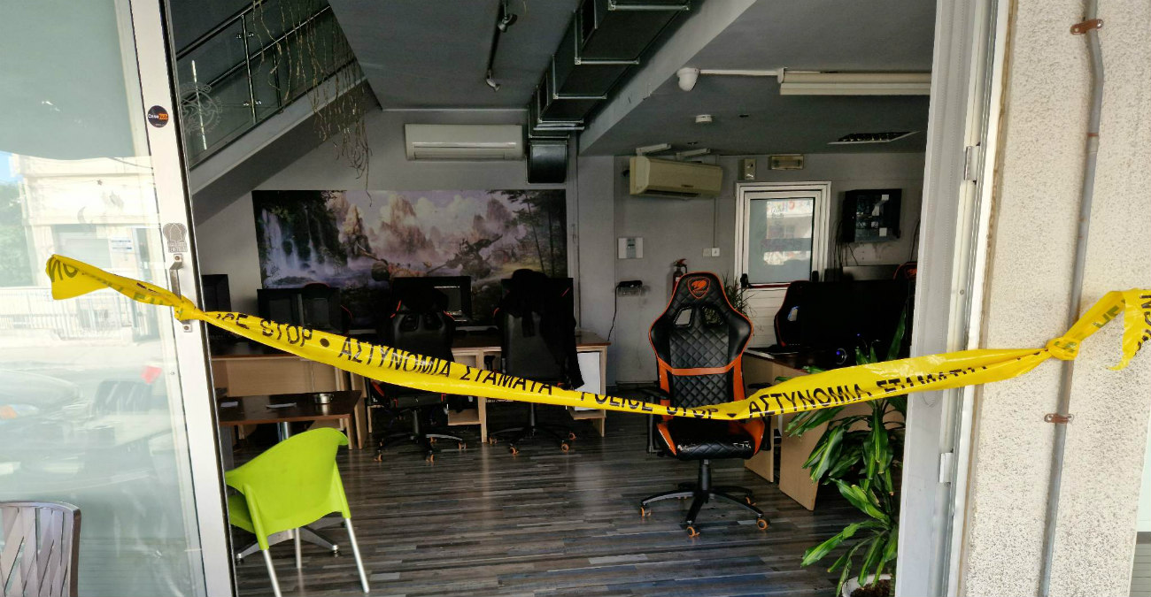 Παραδόθηκε ο δράστης που μαχαίρωσε ανήλικο σε  ίντερνετ καφέ της Λεμεσού - Στο Νοσοκομείο το θύμα - Εικόνες από την σκηνή