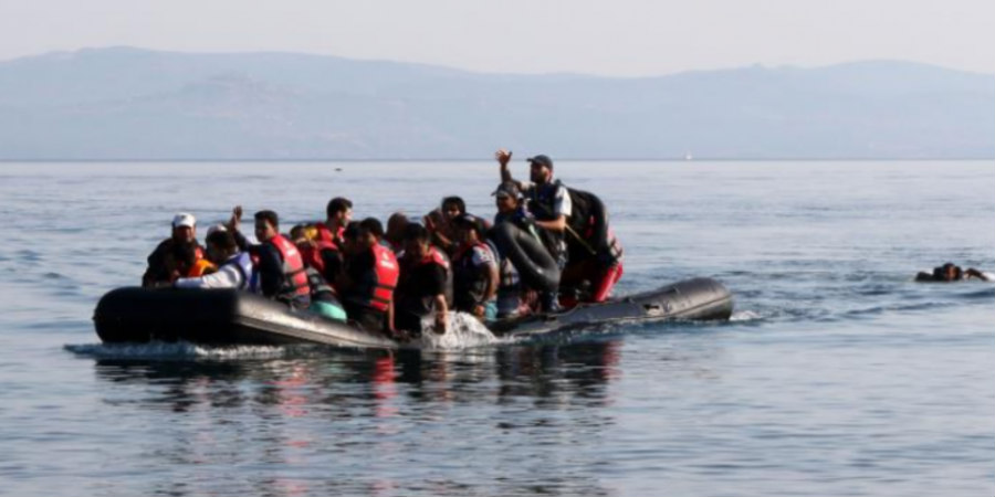 Ψάχνουν να βρουν άνδρα που έπεσε στη θάλασσα - Νέα άφιξη μεταναστών τα ξημερώματα 