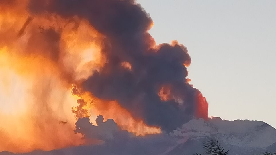 Εξερράγη το ηφαίστειο της Αίτνας - Κλειστό το αεροδρόμιο της Κατάνιας -ΒΙΝΤΕΟ