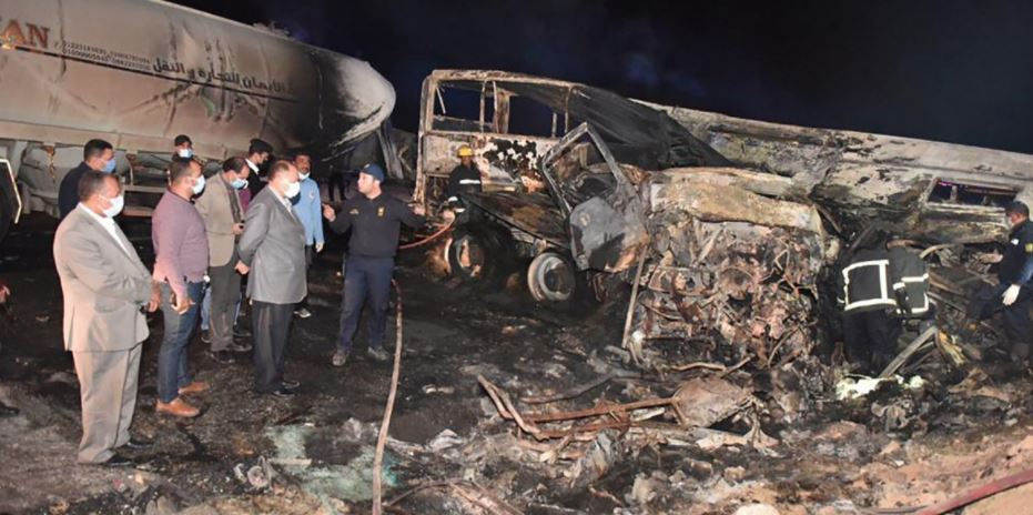 Ασύλληπτη η τραγωδία στην Αίγυπτο: 20 νεκροί και 3 τραυματίες σε τροχαίο δυστύχημα σε αυτοκινητόδρομο 