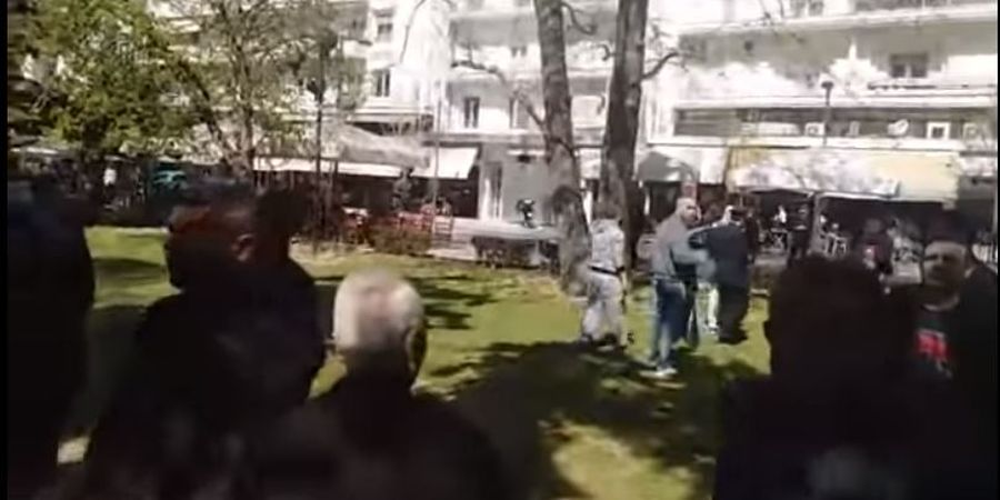 ΠΑΡΕΛΑΣΗ - ΕΛΛΑΔΑ: Επίθεση σε βουλευτή του ΣΥΡΙΖΑ «Να πάτε να πληρωθείτε από τον Ζάεφ» - VIDEOS 
