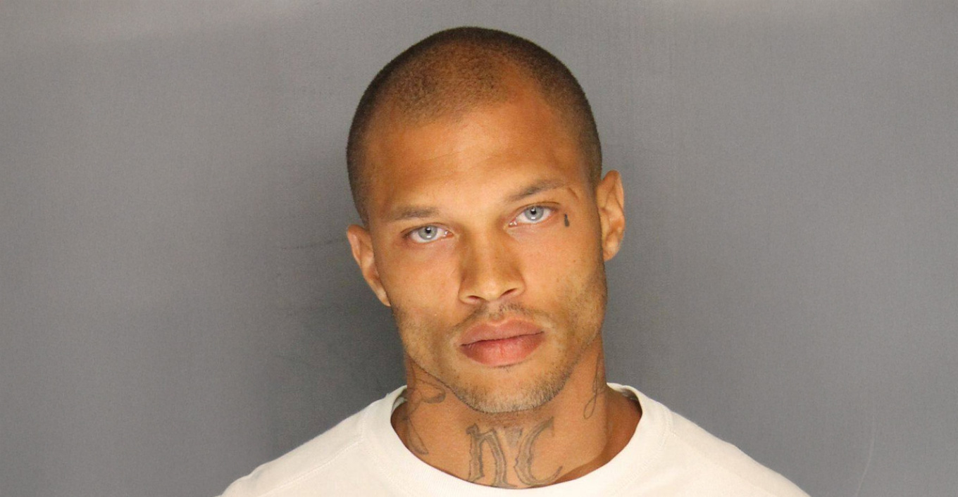 VIDEO: Η ζωή του «πιο σέξι εγκληματία του κόσμου» - Μιλά για γυμνές φωτογραφίες που του έστελναν και ξυλοδαρμούς στη φυλακή