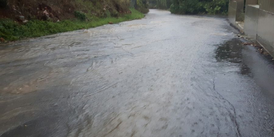 ΚΥΠΡΟΣ: Κλειστοί δρόμοι λόγω κατολισθήσεων – Νερό μέσα στο οδικό δίκτυο