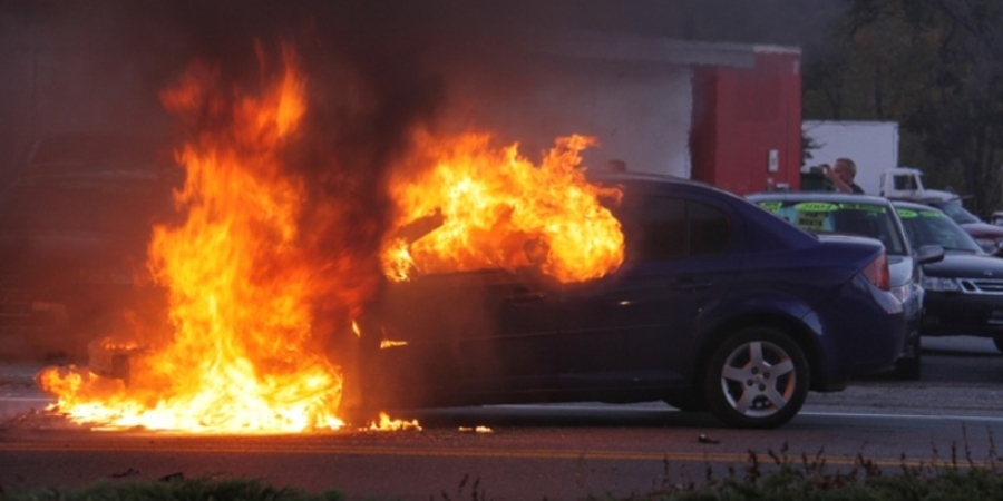 ΛΑΡΝΑΚΑ: Έκαψαν όχημα πολυτελείας 42χρονου Ελληνοκύπριου 