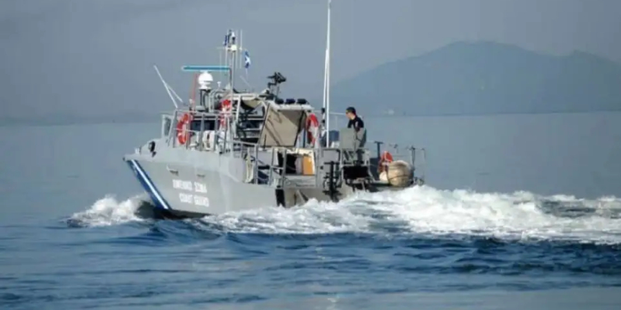 Φολέγανδρος: Βυθίστηκε σκάφος με μετανάστες – Σε εξέλιξη επιχείρηση διάσωσης