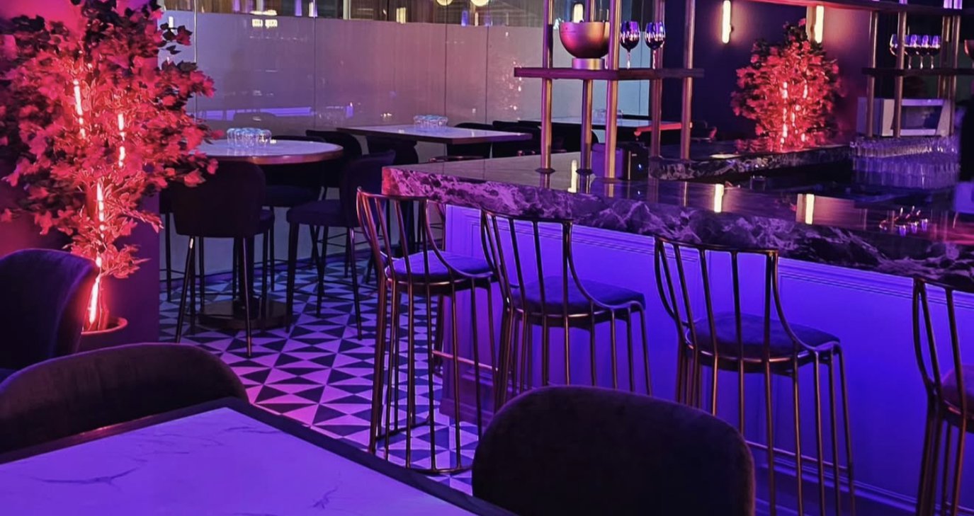 Άνοιξε τις πύλες του ένα άκρως εντυπωσιακό νυχτερινό spot - Δείτε που βρίσκεται - Φωτογραφίες