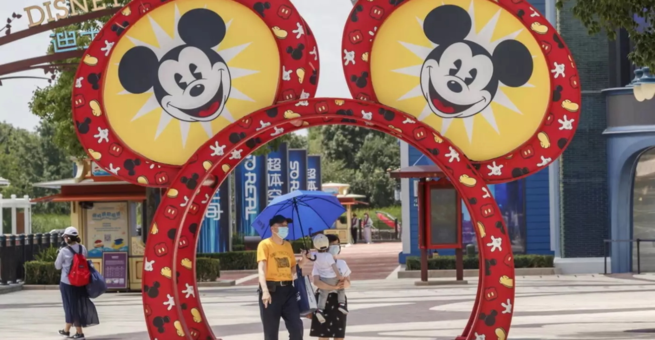 Ανοίγει ξανά η Disneyland στην Κίνα, μετά τη χαλάρωση των μέτρων κατά του κορωνοϊού