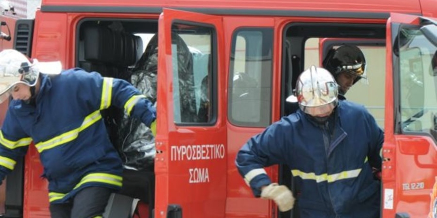 ΕΚΤΑΚΤΟ: Πυρκαγιά σε εγκαταλελειμένο υποστατικό στη Λαπάτσα - Στο σημείο δυο πυροσβεστικά
