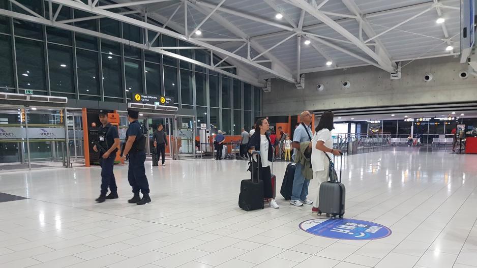 Τον «τσάκωσαν» στο αεροδρόμιο με διαβατήριο που άνηκε σε άλλον - Συνελήφθησαν δύο πρόσωπα  