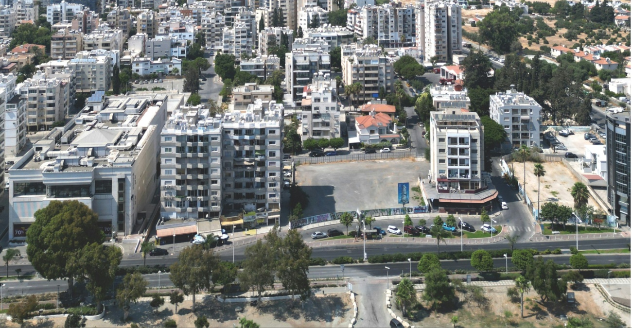 ΒΙΝΤΕΟ: Σοβαρό τροχαίο στη Λεμεσό – Βαν έκλεισε τον δρόμο σε μοτοσικλετιστή