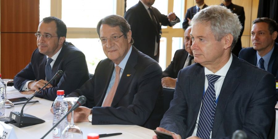 Η Κυβέρνηση ανακοινώνει μετακίνηση Μαυρογιάννη σε ΝΥ - Παραμένει διαπραγματευτής