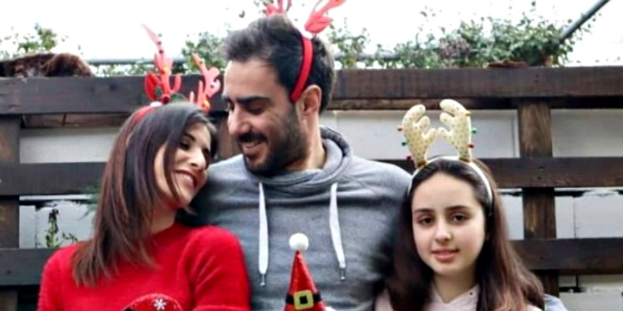 Χρήστος Κυπρή - Ειρήνη Καραγιώργη: Οι Χριστουγεννιάτικες ευχές με τα παιδιά τους