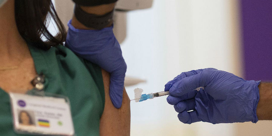 Διαθέσιμα ραντεβού για εμβολιασμό σε άτομα ηλικίας 51 και 52 ετών από τη Δευτέρα 