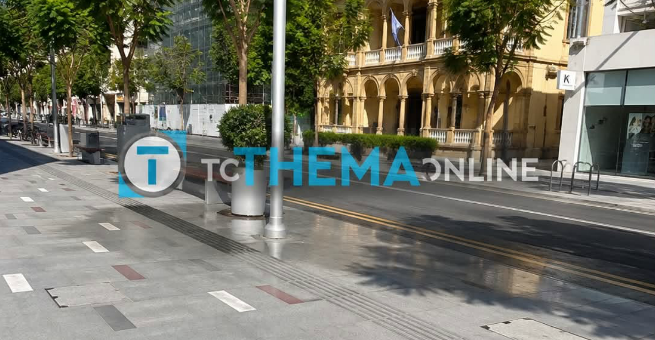 Καταγγελία στο ThemaOnline: Ποτίζουν τα δέντρα και «λούζουν» τη Λεωφόρο Μακαρίου – «Ποιος ελέγχει τη σπατάλη;»